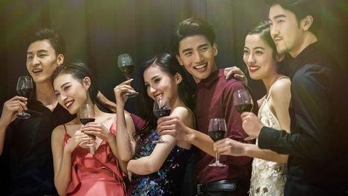 老外喝国产雪碧视频,味道如何？惊喜还是失望？