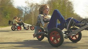 国产动画自行车变形视频,创意无限，科技与童趣的完美融合